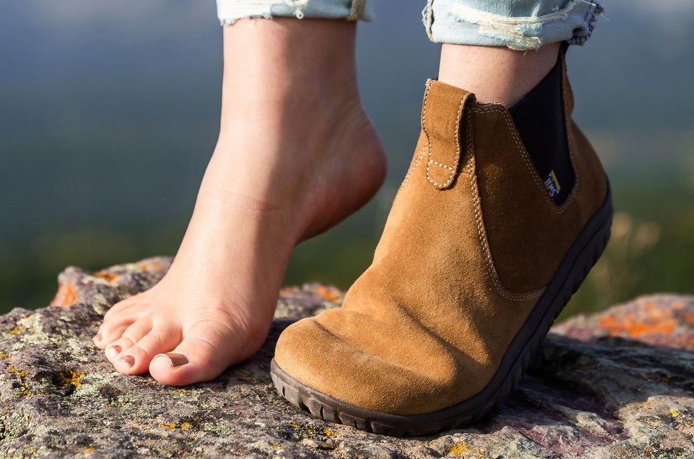 Women's Suede Zero-Drop Chelsea Boot - Cedar