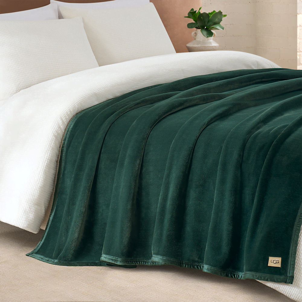 Extra-Large Plush Polyester Throw - Coffee Berry