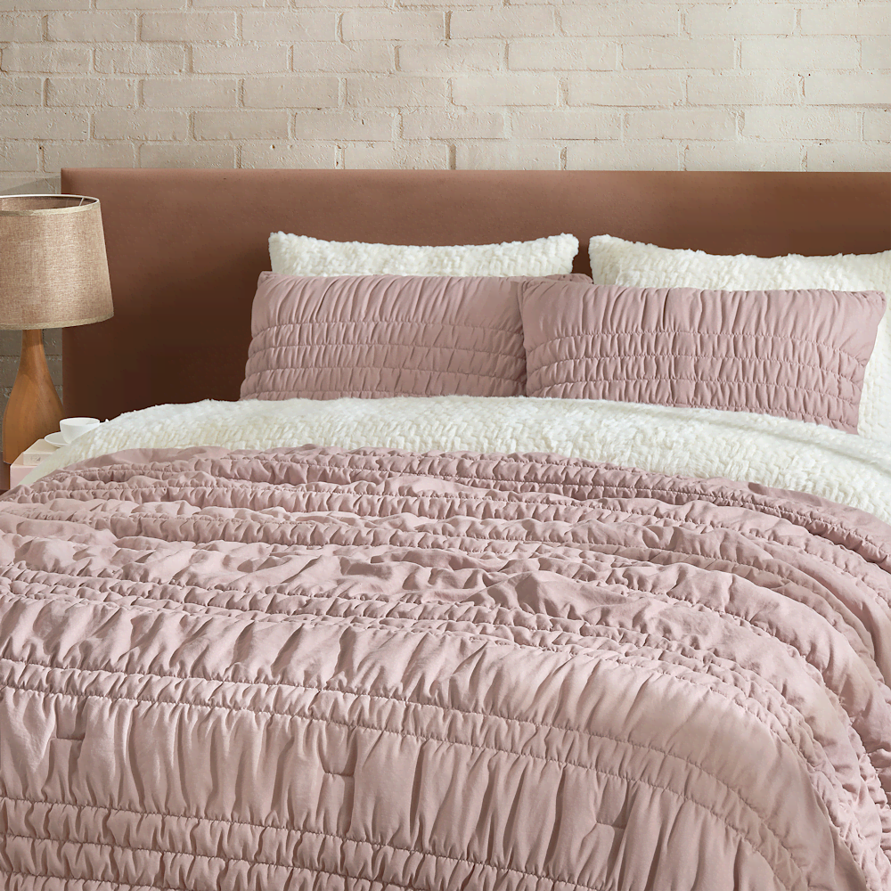 King Ruched Microfiber Quilt Set