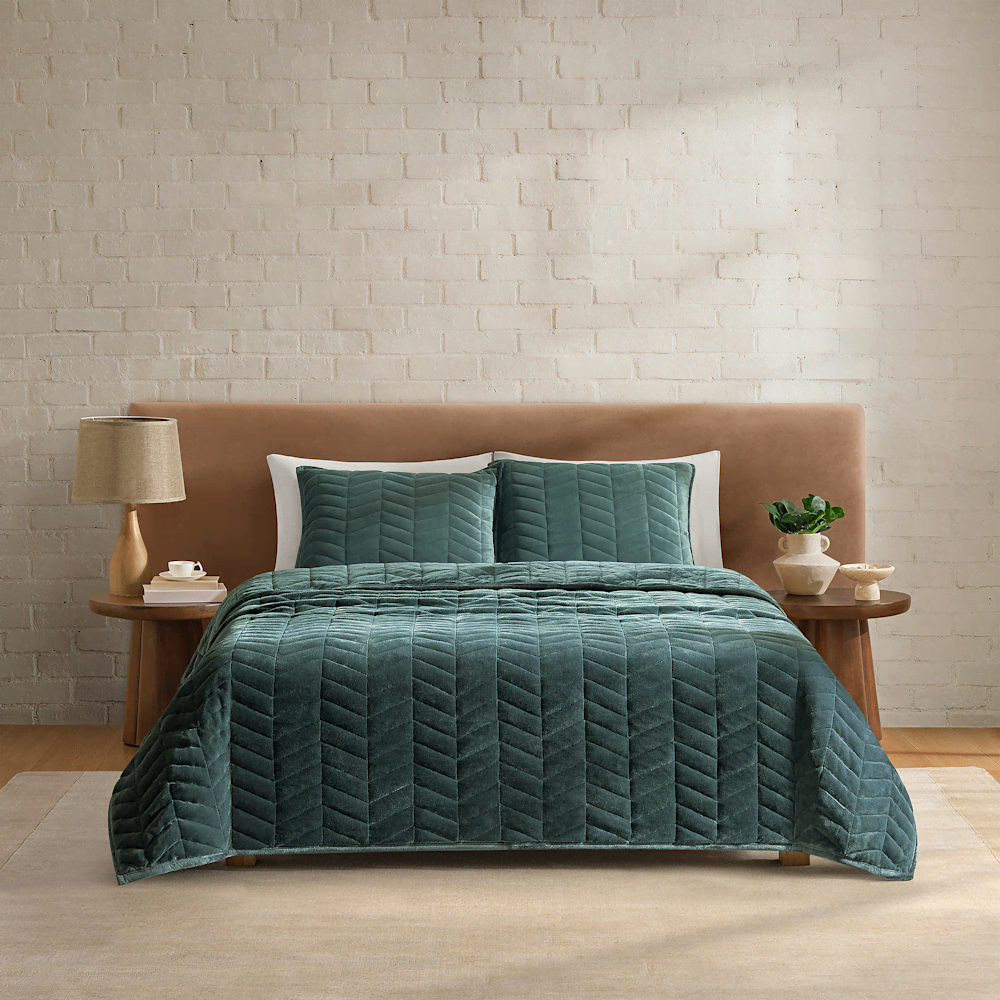 Twin/Twin XL Chevron Quilt Set - Navy