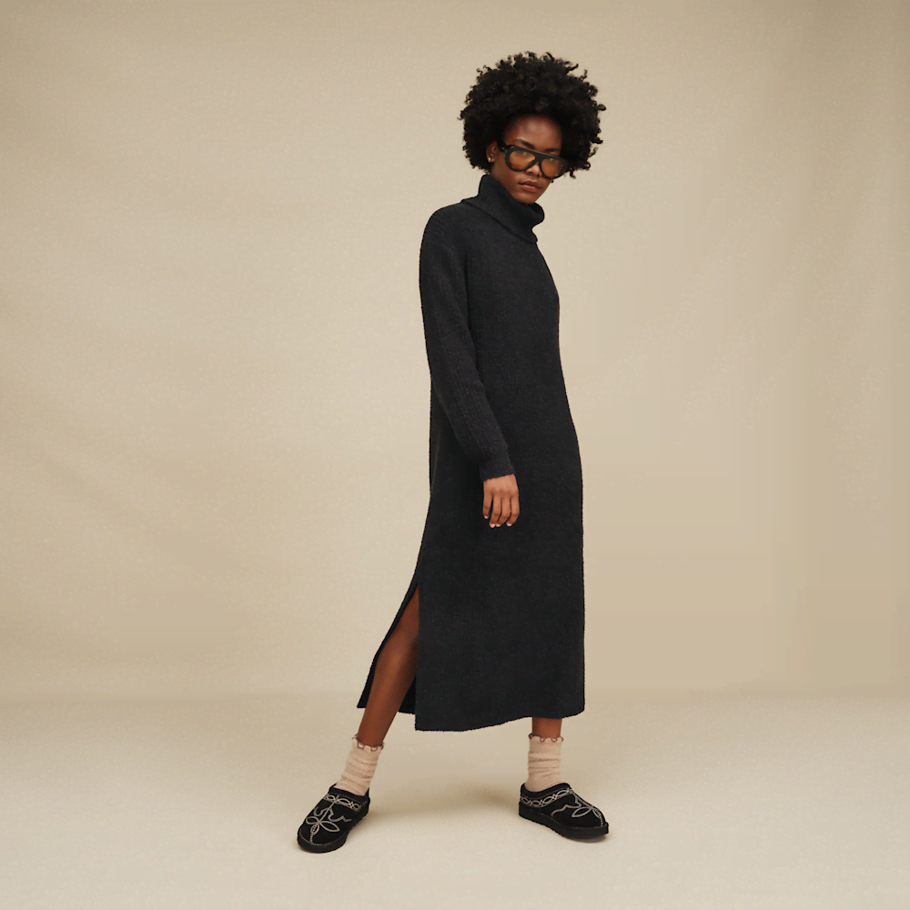 Women's Ribbed Turtleneck Maxi Dress - Brown