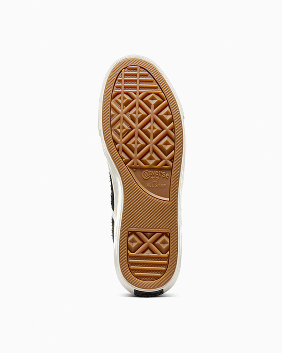 Unisex Suede Low Top Skate Shoe - Black - Black/Egret/Egret